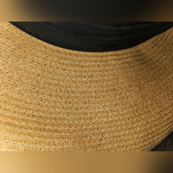 NWOT VINCE CAMUTO floppy tie back visor - Picture 9 of 9